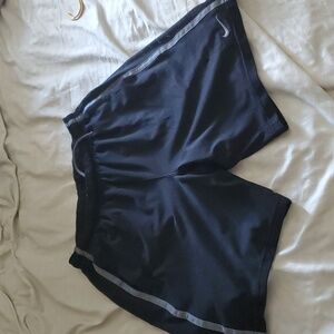 Nike basketball black shorts L